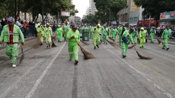 limpieza desfile servicios públicos Monterrey