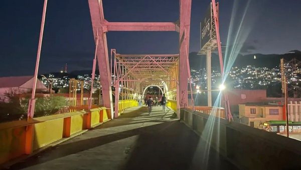 Monterrey, sendero seguro, puente del papa