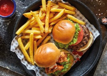 Promoción-del-carl's Jr.-día-de-la-hamburguesa - Nuevo León Primero