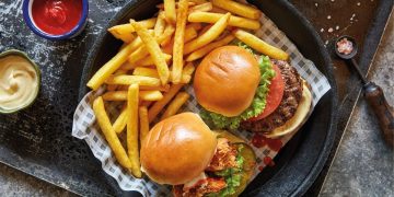 promoción-del-Carl's Jr.-día-de-la-hamburguesa