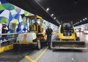 Mantenimiento-de-vialidades-monterrey-y-san-pedro-en-el-túnel-de-la-loma-larga - Nuevo León Primero
