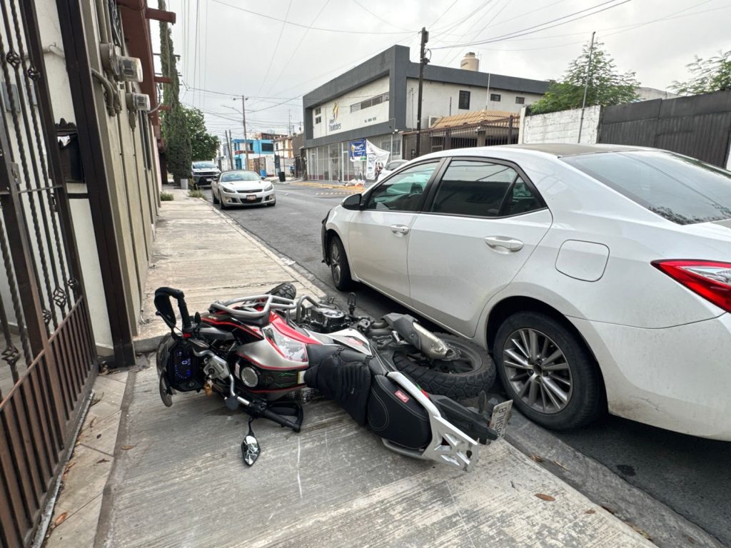 Choque De La Moto Tras Persecución - Nuevo León Primero - Nuevo León Primero