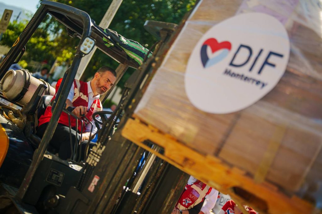 31125-difmty - Nuevo León Primero Dif-monterrey-envía-40-toneladas-de-ayuda-humanitaria-para-damnificados-de-veracruz