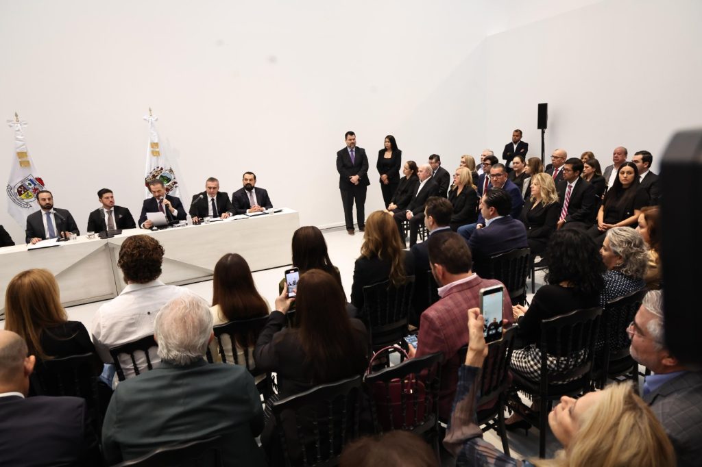 Calzada Mauricio Fernández, Adrián De La Garza, Cabildo Conjunto, San Pedro Garza García, Homenaje Póstumo