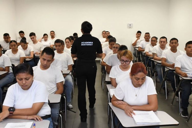 300 Cadetes - Nuevo León Primero 300 Cadetes, Estrategia Escudo, Academia De Policía, Seguridad Ciudadana, Centro De Formación Policial
