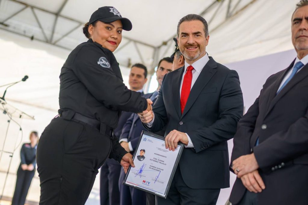 Nuevos-cadetes-de-la-academia-de-policía-de-monterrey-con-apoyo-económico-y-capacitación-continua-estado-de-fuerza