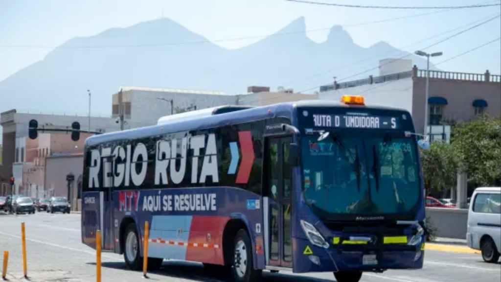 Regio-ruta-monterrey-transporte-público-movilidad-urbana-circuitos-gratuitos-tarjeta-de-acceso