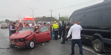 Carretera-apodaca-juárez-choque-menores De Edad-paramédicos - Nuevo León Primero