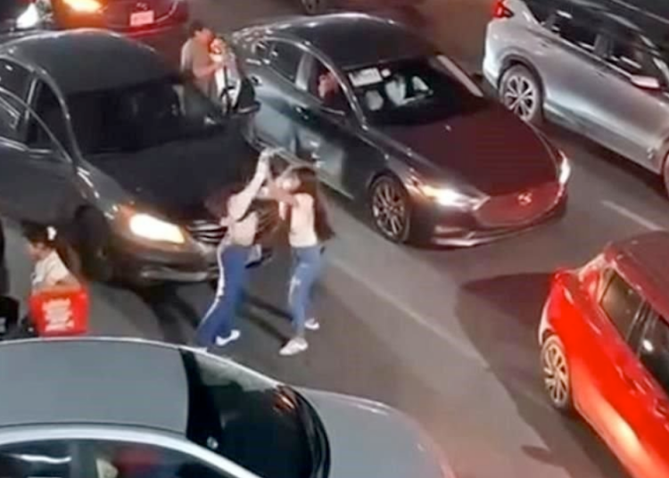 Galerías-monterrey-colapso-estacionamiento-tráfico-navideño - Nuevo León Primero