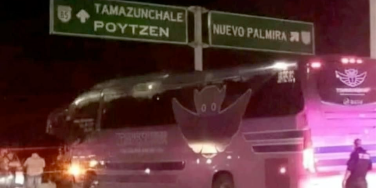 Ataque-a-autobús-turístico-san-luis-potosí-ciudad-valles-aquismón-transmorva - Nuevo León Primero