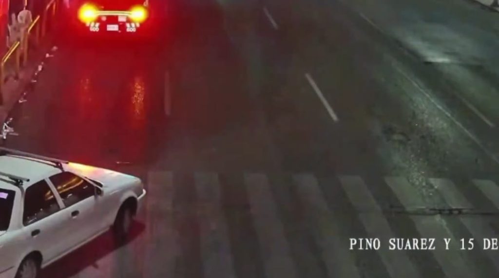 Tsuru Escoltado Por Tránsito De Monterrey Para Llegar Al Hospital