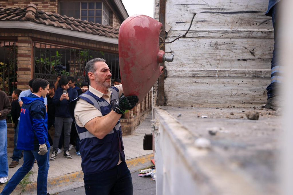 Jornada De Limpieza En La Colonia Del Maestro Con El Programa Monterrey Limpio