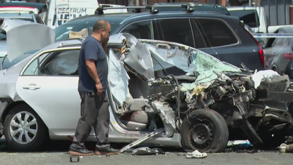 Image - Nuevo León Primero Accidente-en-inwood-nueva-york-choque-violento-conductor-prófugo - Nuevo León Primero